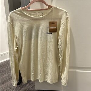 Patagonia Off-White Long Sleeve Tee - NWT - Unisex - Women’s Medium/Men’s Small